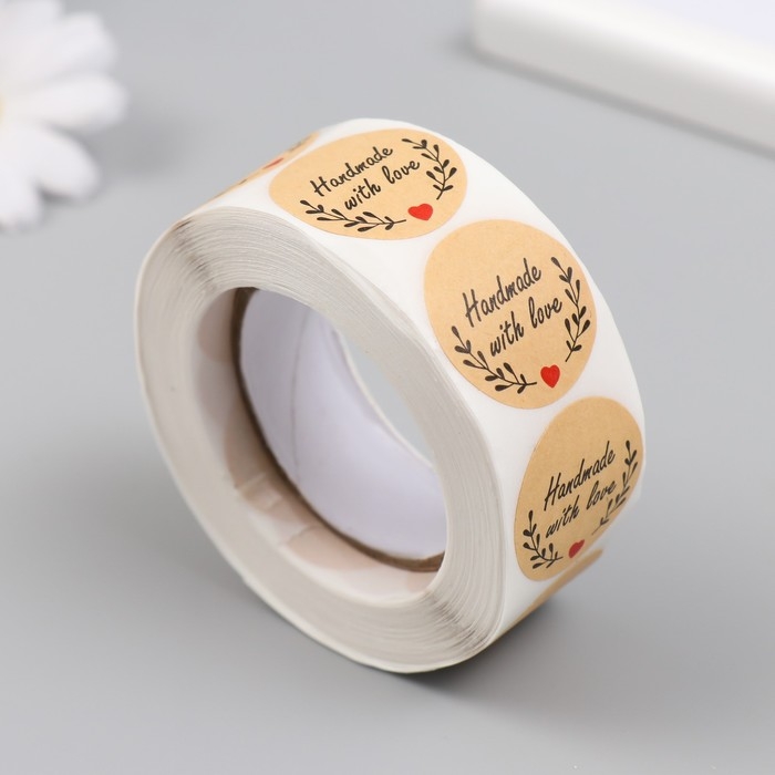 Наклейка бумага Наклейка бумага "Крафт. Веточки. Сделано с любовью" d=2,5 см 500 шт в рулоне 3х6,5х6,5 см