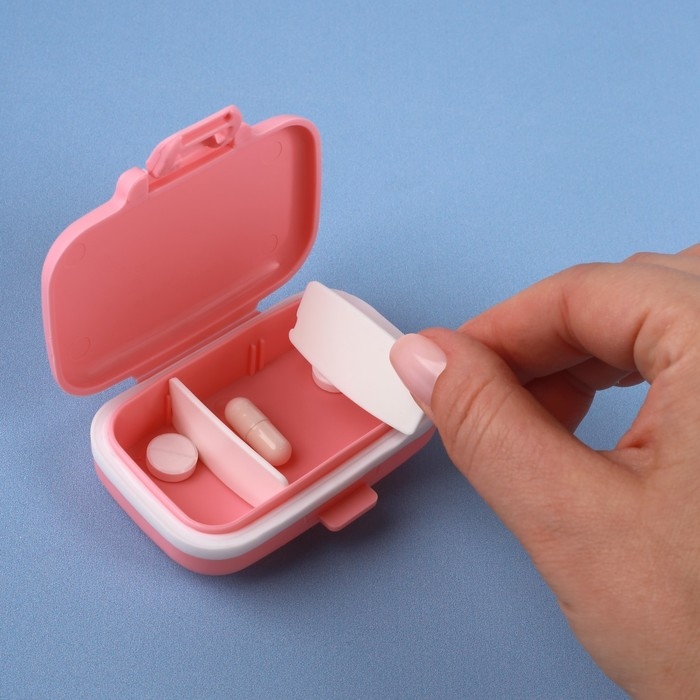 Таблетница, 8 × 6 × 3 см, 3 секции, цвет МИКС Таблетница, 8 × 6 × 3 см, 3 секции, цвет МИКС