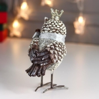 Сувенир полистоун "Филин в короне, с бантом и шишками" 15,5х8х10,5 см