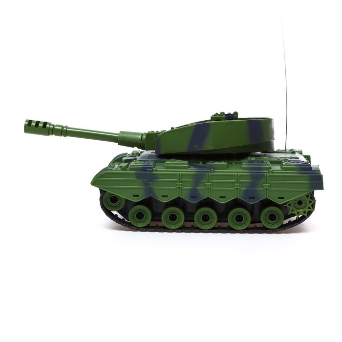 Танк радиоуправляемый &laquo;Армия&raquo;, работает от аккумулятора, световые и звуковые эффекты, цвет МИКС