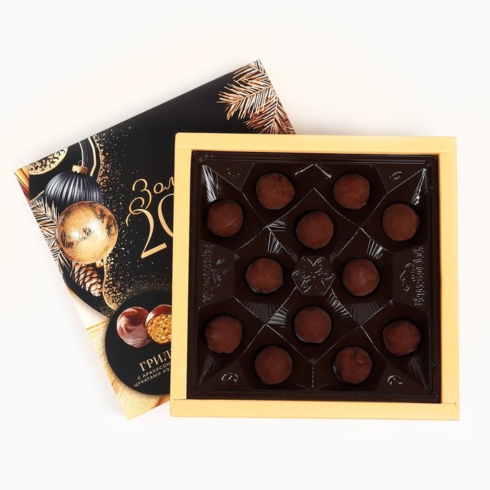 Конфеты грильяж &laquo;Золотой шик&raquo; с арахисом, изюмом, цукатами из апельсина и мёдом, в коробке, 135 г.