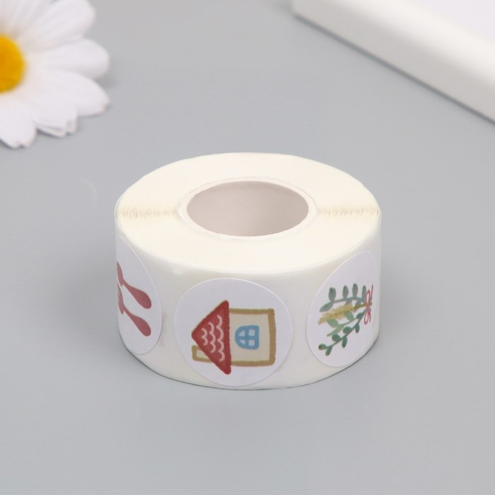 Наклейка бумага Наклейка бумага "Котик на даче" d=2,5 см 500 шт в рулоне 3х5,5х5,5 см