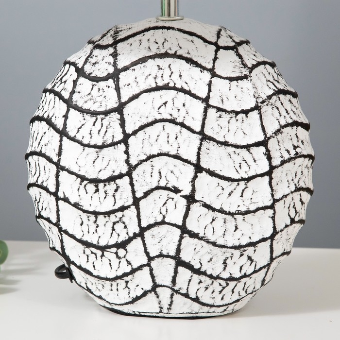 Настольная лампа "Велория" Е14 40Вт белый 18х27х40 см RISALUX