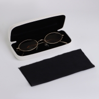 Футляр для очков на хлопушке, длина 15 см, цвет белый