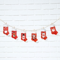 Гирлянда с прищепками новогодняя &laquo;Новогодние носочки&raquo;, на Новый год, красная, длина 1.5 м.
