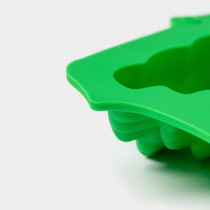 Форма для выпечки новогодняя Доляна «Ёлки», силикон, 31,5×19×3 см, 5 ячеек (10×8,8×3 см), цвет зелёный Форма для выпечки новогодняя Доляна «Ёлки», силикон, 31,5×19×3 см, 5 ячеек (10×8,8×3 см), цвет зелёный