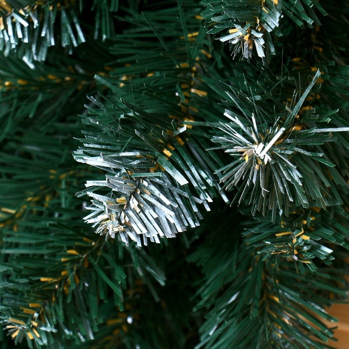 Венок "Люкс" с белыми кончиками 60 см