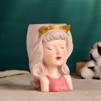 Кашпо "Мечтательница" розовое, 8х9х12см, 0,25л, d-5,5 см Кашпо "Мечтательница" розовое, 8х9х12см, 0,25л, d-5,5 см