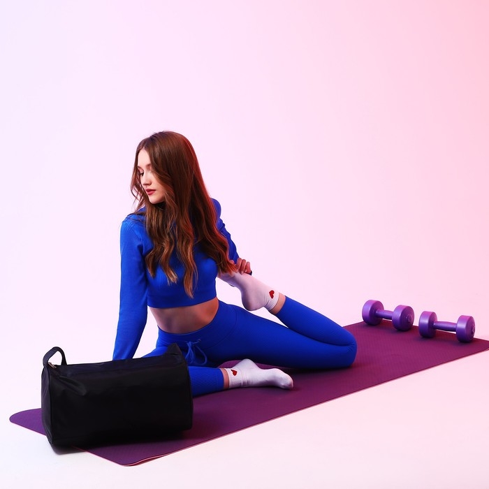 Сумка спортивная классика, 40х21х19 см, отдел на молнии, цвет чёрный Сумка спортивная классика, 40х21х19 см, отдел на молнии, цвет чёрный