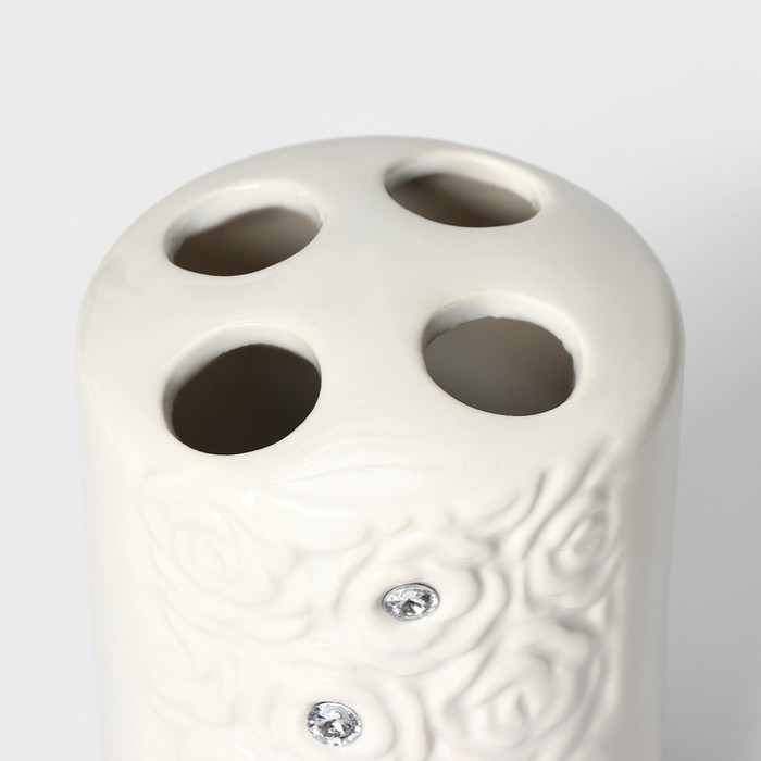 Набор аксессуаров для ванной комнаты Доляна &laquo;Барельеф&raquo;, 4 предмета (дозатор 280 мл, мыльница, 2 стакана), цвет бежевый