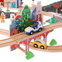 Железная дорога "Путешествие на море", поезд на батарейках, 92 элемента Железная дорога "Путешествие на море", поезд на батарейках, 92 элемента