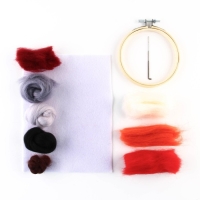 Валяние из шерсти на новый год. Живопись шерстью на пяльцах «Снегирь на рябине», 10 × 10 см Валяние из шерсти на новый год. Живопись шерстью на пяльцах «Снегирь на рябине», 10 × 10 см