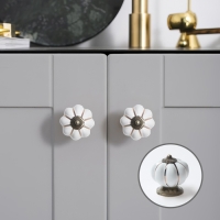 Ручка-кнопка PEONY Ceramics 001, керамическая, белая Ручка-кнопка PEONY Ceramics 001, керамическая, белая