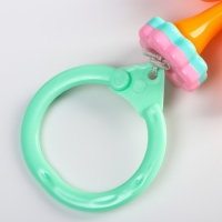 Растяжка на коляску/кроватку &laquo;Жирафики&raquo;, 3 игрушки с погремушками, цвет МИКС, Крошка Я