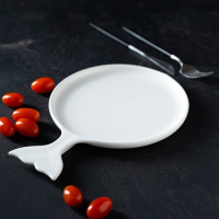 Блюдо фарфоровое сервировочное Magistro &laquo;Рыбка Бланш&raquo;, 28&times;20 см, цвет белый