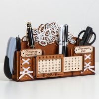 Календарь-карандашница "Лучшему учителю" с цветами, мдф, фанера, дуб, 22х7х14 см Календарь-карандашница "Лучшему учителю" с цветами, мдф, фанера, дуб, 22х7х14 см