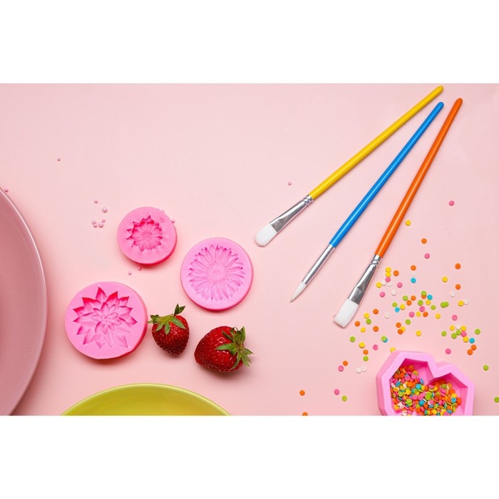 Молд Доляна &laquo;Многолистник&raquo;, силикон, 6,3&times;6,3&times;1,7 см, цвет МИКС