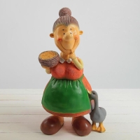 Садовая фигура "Бабушка с пшеницей" 24х30х60см Садовая фигура "Бабушка с пшеницей" 24х30х60см