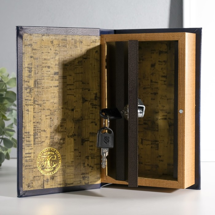 Сейф-книга дерево кожзам Сейф-книга дерево кожзам "Деньги любят сильных" тиснение 21х13х5 см