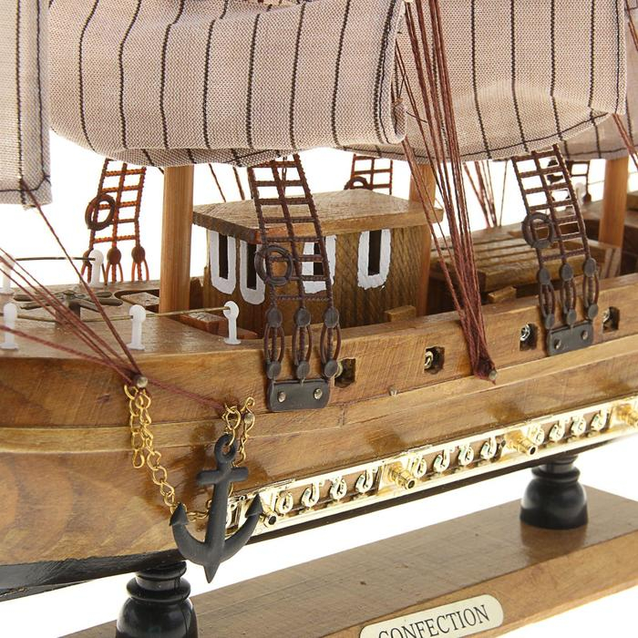 Корабль сувенирный средний «Астрильд», борта светлое дерево, паруса бежевые, 48,5х44х8 см Корабль сувенирный средний «Астрильд», борта светлое дерево, паруса бежевые, 48,5х44х8 см