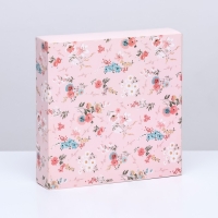 Коробка для 8 конфет + шоколад, с окном , "Цветы" 17,7 х 17,8 х 3,8 см. Кондитерская упаковка