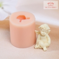 Молд силиконовый "Ангел рука на колене" 3,3х2,2х2,1 Молд силиконовый "Ангел рука на колене" 3,3х2,2х2,1