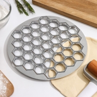 Форма для лепки пельменей Доляна, d=25 см, 37 ячеек