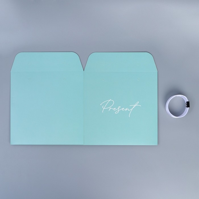 Коробка подарочная с лентами &laquo;Present&raquo;, 19 х 19 х 19 см