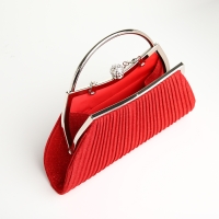 Сумка-клатч на фермуаре, цвет красный