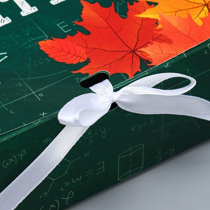 Коробка подарочная, упаковка, &laquo;Классному учителю&raquo;, 31 х 24.5 х 8 см