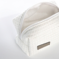 Косметичка на молнии TEXTURA, цвет белый Косметичка на молнии TEXTURA, цвет белый