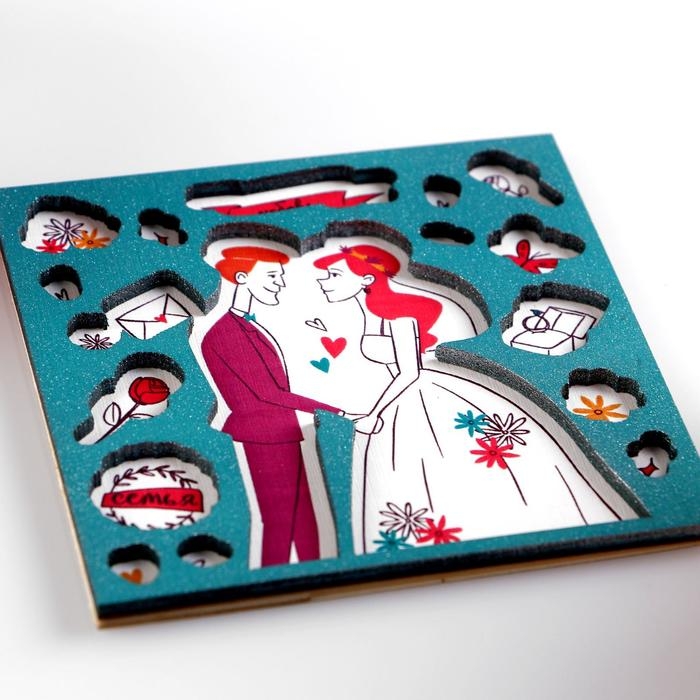 Открытка-мини деревянная "Любовь" молодожёны