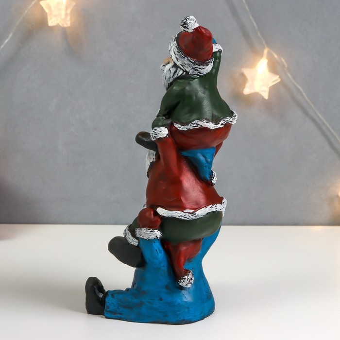 Сувенир полистоун свет Сувенир полистоун свет "Дедушки с фонариками - куча мала" 29,5х14,5х11,5 см