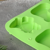 Форма для выпечки новогодняя Доляна &laquo;Новый год. Колокольчики и сапожок&raquo;, силикон, 25,5&times;17 см, 6 ячеек, цвет зелёный