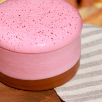 Муляж-антистресс "Хлопковый чизкейк" 10х10х6см, клубничный Муляж-антистресс "Хлопковый чизкейк" 10х10х6см, клубничный