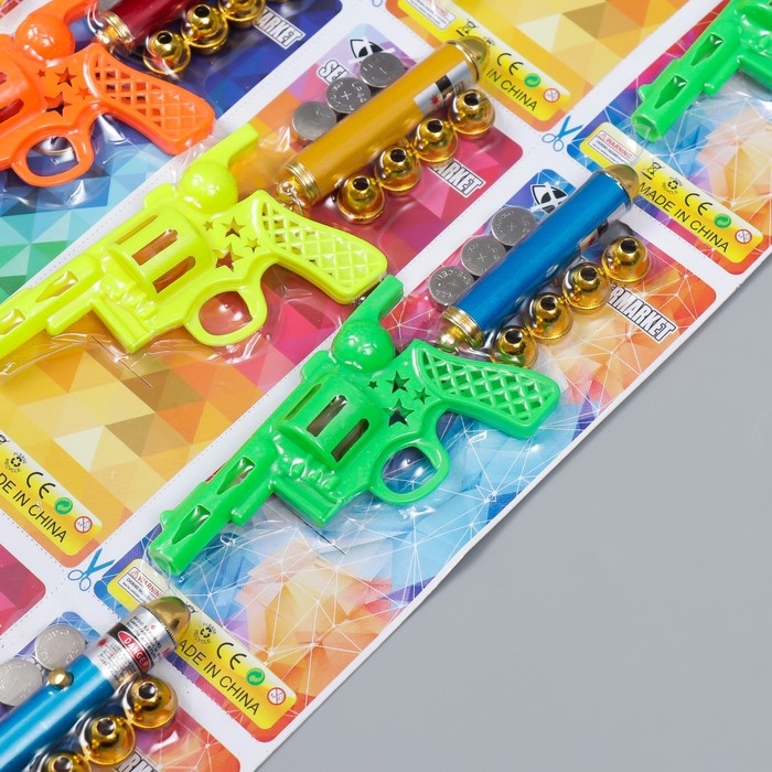 Фонарик лазер с 5 насадками на кольце Фонарик лазер с 5 насадками на кольце "Пистолетик" МИКС