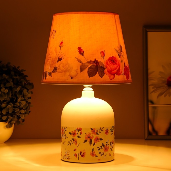 Настольная лампа "Цветы" Е14 15Вт бежевый 31х20х20см RISALUX