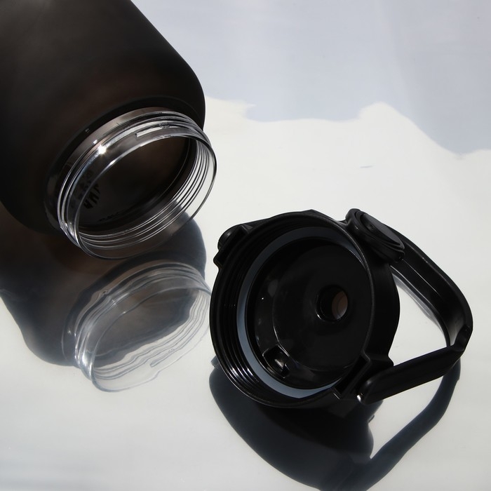 Бутылка для воды с наклейками &laquo;Сила духа&raquo;, 2,25 л