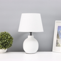 Лампа настольная "Луиза" 1х40Вт Е27 белый 25х25х38,,5см Лампа настольная "Луиза" 1х40Вт Е27 белый 25х25х38,,5см