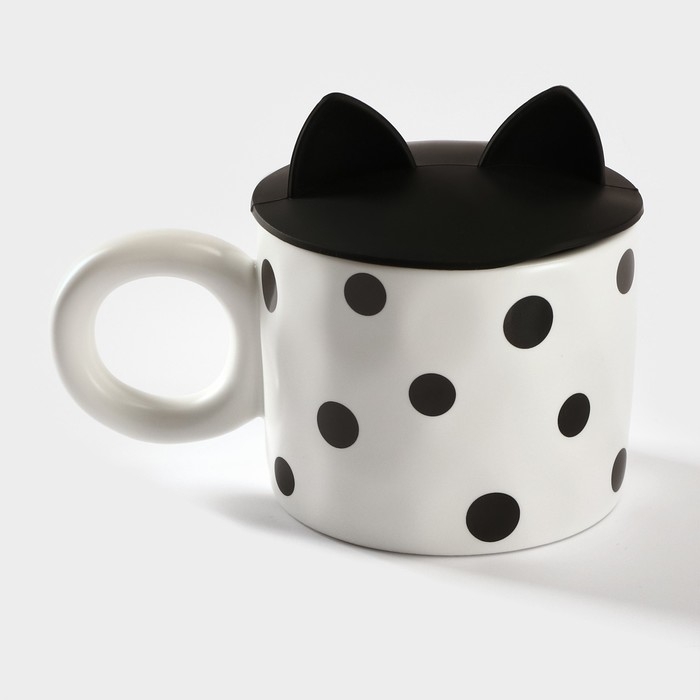 Кружка керамическая с силиконовой крышкой «Мяу», 350 мл, цвет белый и чёрный Кружка керамическая с силиконовой крышкой «Мяу», 350 мл, цвет белый и чёрный