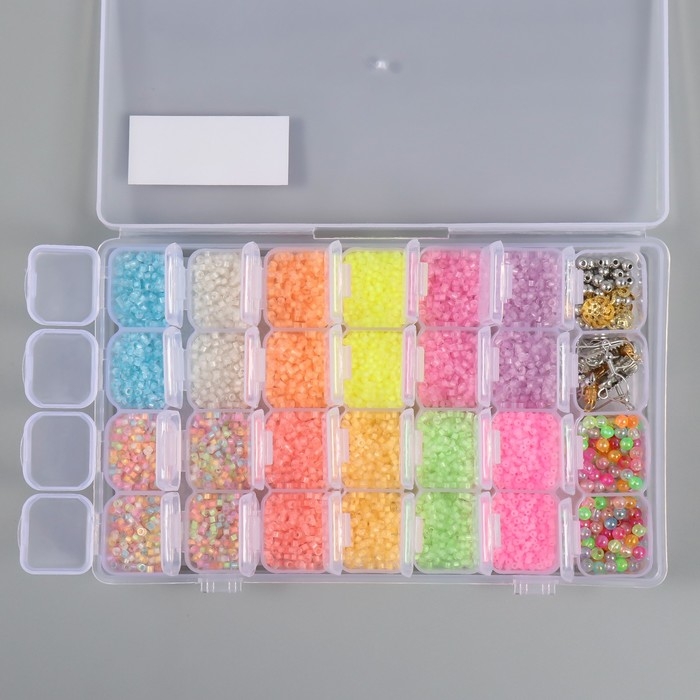 Бисер стекло 12/0 в шкатулке "Светящийся в темноте" стеклярус и бусины 17,5х10х2 см