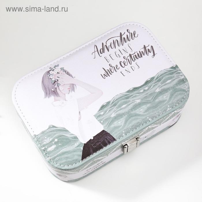 Шкатулка кожзам под часы 1 отделение и бижутерию Шкатулка кожзам под часы 1 отделение и бижутерию "Девушка-весна у моря" 7х20х14 см