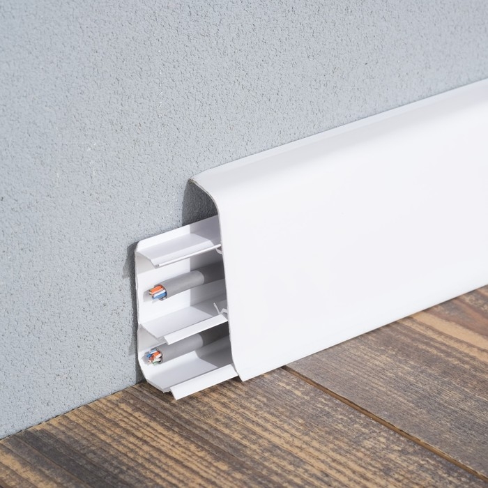 Плинтус напольный 55мм Плинтус напольный 55мм "Деконика", 001 Белый 2,2м