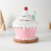 Сувенир полистоун свет "Пряничный домик розовый в глазури со снеговиком" 11,5х11,5х15 см