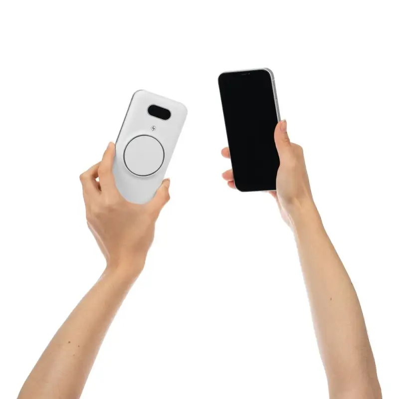 Внешний аккумулятор Omni Pro 10000 мАч, белый Внешний аккумулятор Omni Pro 10000 мАч, белый