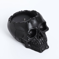 Свеча ароматическая в бетоне "Черный череп", 14х11 см, цитрус-эвкалипт Свеча ароматическая в бетоне "Черный череп", 14х11 см, цитрус-эвкалипт