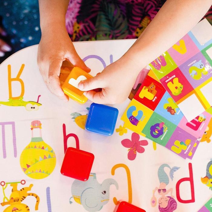 Кубики для малышей «Алфавит», пластиковые, цветные , 9 штук, 4 х 4 см, по методике Монтессори Кубики для малышей «Алфавит», пластиковые, цветные , 9 штук, 4 х 4 см, по методике Монтессори