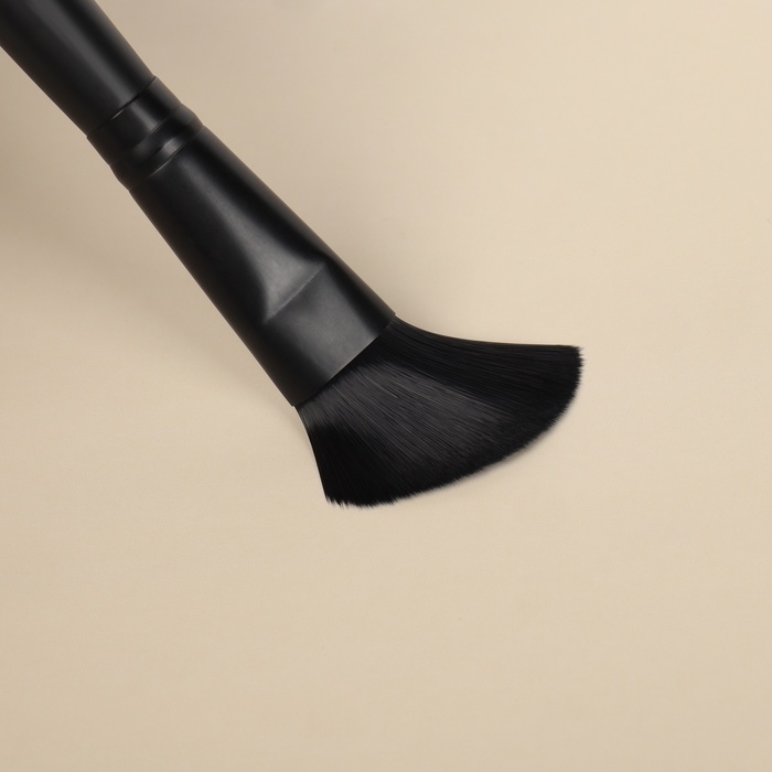 Кисть для макияжа, скошенная, 18 (&plusmn; 1) см, цвет чёрный