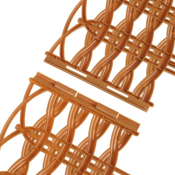 Ограждение декоративное, 25 &times; 300 см, 8 секций, пластик, бежевое, &laquo;Ивушка&raquo;