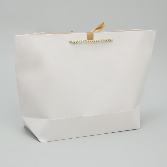 Пакет подарочный новогодний &laquo;Волшебство&raquo;, 30 х 27.5 х 12 см, Новый год